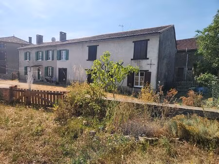 maison saint martial sur isop 5 pièce(s) -quatre chambres avec grange, garage/dépendances.