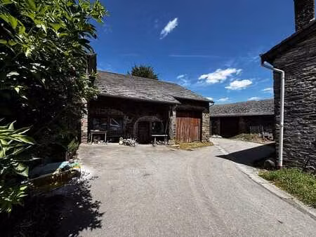 charmante ancienne ferme avec dépendances à lansival