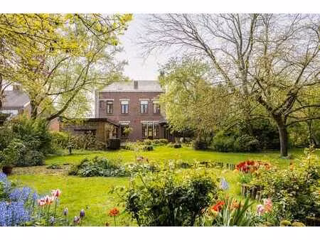 magnifique maison de maître spacieuse avec grand jardin à ve