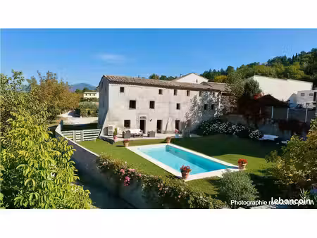 mas 6 pièces 300 m²
