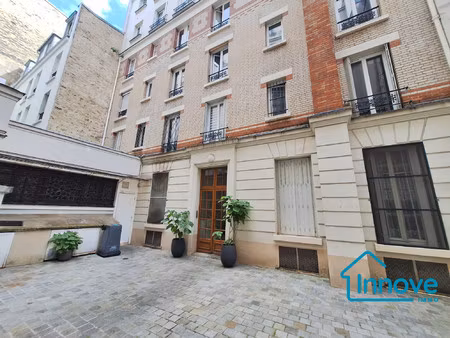 rue d'armaillé - 17ème : studio traversant, ultra-fonctionnel