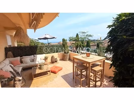 biot st philippe : 2 pièces rénové avec terrasse, garage et piscine