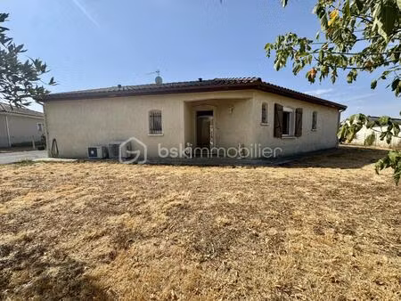 plain-pied 3 chambres avec garage, piscine et grand terrain
