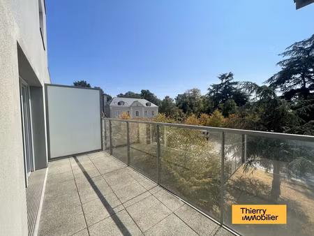 cote saint-sebastien - t2 - terrasse - parking