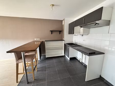 appartement t3 - terrasse - parking - quartier lalande