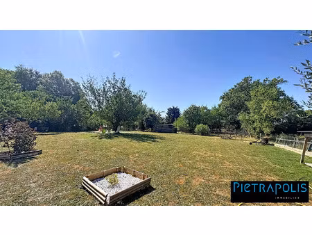 terrain constructible 714 m² viabilisé plat
