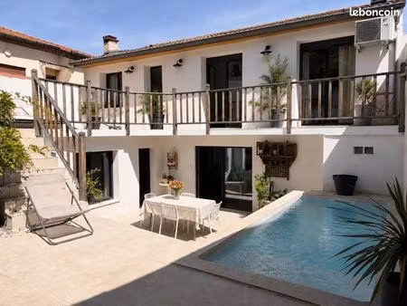 nîmes croix-de-fer – maison meublée de 130 m² avec garage, terrasses et bassin