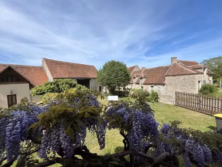 vente maison 5 pièces 137 m² nozières (18200)