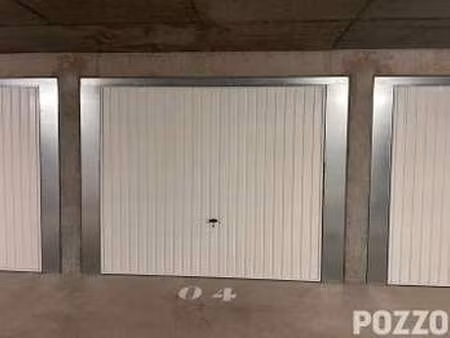 location garage box et parking à donville-les-bains (50350) : à louer / 15m² donville-les-