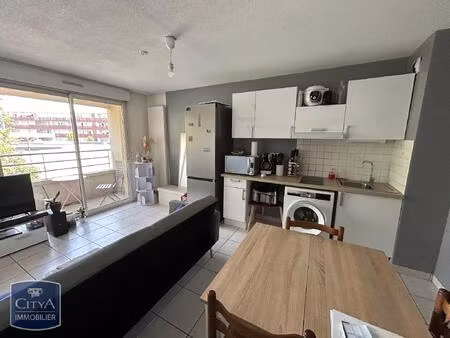 location appartement 2 pièces 36m² rodez 12000