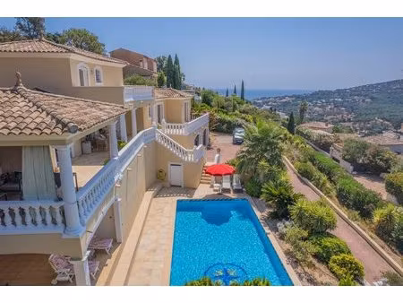 co-exclusivité – villa avec vue carte postale mer et parc
