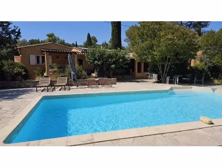 charmante maison de village avec piscine – un rêve provençal au cœur de draguignan