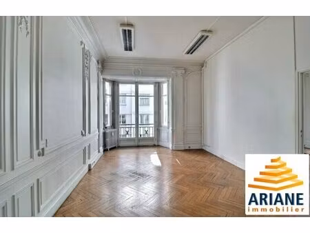 location bureaux 100 m² à 230 m²