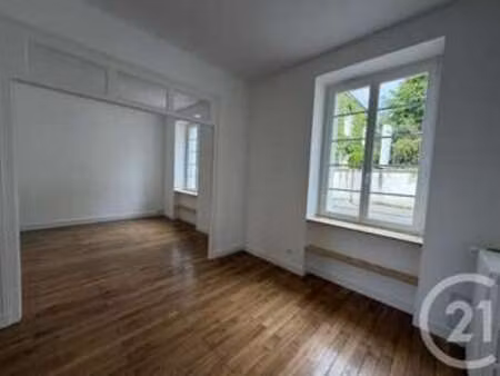 location appartement 4 pièces à la roche-sur-yon centre ville (85000) : à louer 4 pièces /