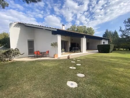 villa au coeur de la ceinture verte d'avignon