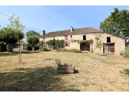 maison comprenant 2 chambres, dépendances, terrain de 4037m²