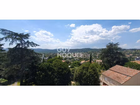 appartement 4 pièces lumineux avec grand balcon et stationnement