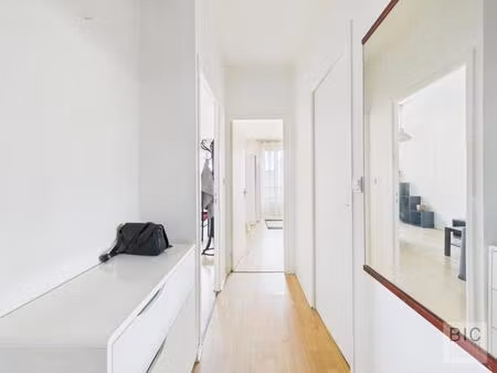 a vendre grand t2 de 48 m2 à ré-agencer