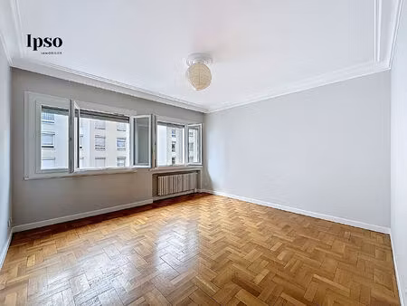 appartement 4 pièces traversant avec balcon et parking