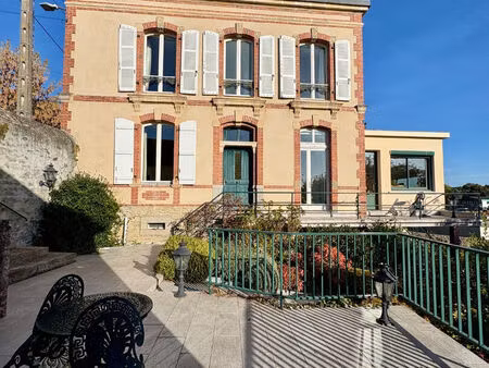 maison de charme avec vue sur la mayenne à laval