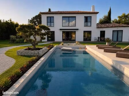 location piscine & extérieur villa callian