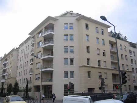t2 villeurbanne