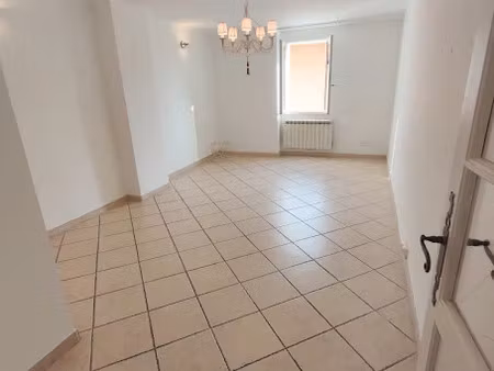 location maison 4 pièces 100 m² à frejus (83600), 850 €