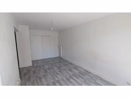 t2 avec balcon et garage