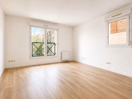 studio avec parking à proximité du centre ville
