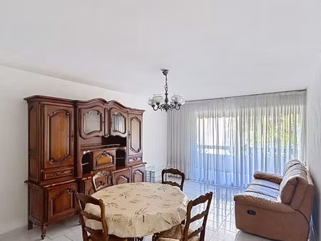 appartement t3 meublé / traversant / balcon / 13004 marseille