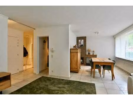 instapklaar gelijkvloers appartement met 2 slaapkamers en...