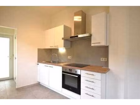 maison 2 chambres avec cour