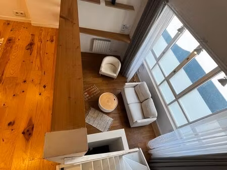 appartement esprit loft rénové sur 3 niveaux – 22,83 m² carrez – 56 m² de surfaces utiles 