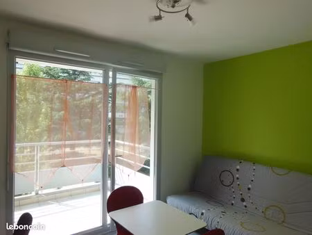 appartement 1 pièce 22 m2 etage 1/5