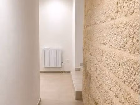 ? studio meublé entièrement rénové – face au jardin des plantes – disponible immédiatement