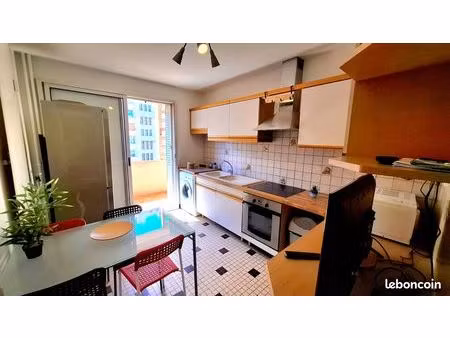 chambre meublée au coeur de villeurbanne métro gratte-ciel ligne a