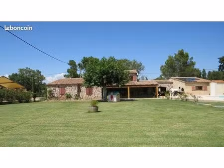 magniofique villa en pierre