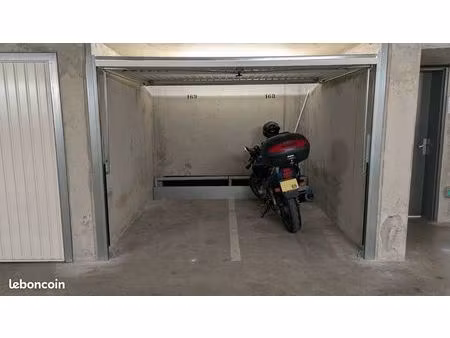co-location moto dans un garage fermé - part dieu