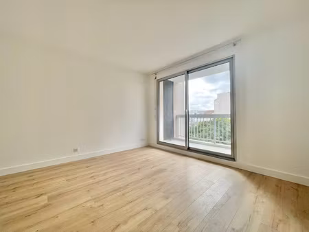 appartement 2 pieces avec place de parking et cave