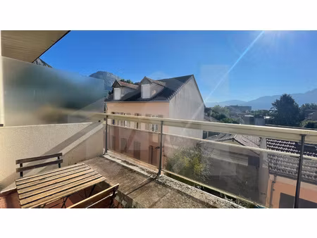ile verte. 5 rue lachmann. studio avec balcon 28m2. ascenseu