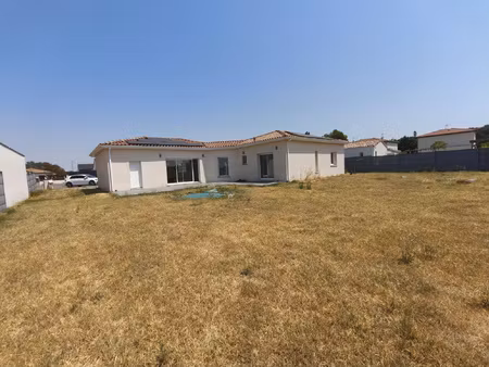maison récente t4 de 110 m2 de plain-pied avec terrasse et t