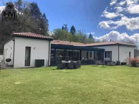 maison récente de 2021 de 228 m² habitables sur 2500 m² de terrain