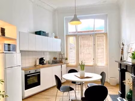 beau duplex entièrement rénové et meublé