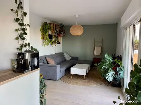 t3 meublé 75m² avec balcon aperçu mer, parking et cave – croix des gardes, cannes