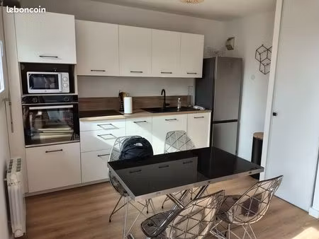 studio meublé de 36 m² avec balcon – lille la louvière