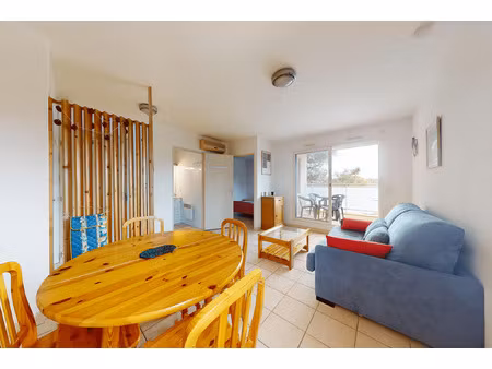 à deux pas de la plage t2 de 32m2 avec balcon, climatisati