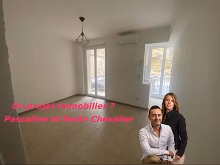 à louer : studio refait à neuf en centre-ville de salon-de-provence