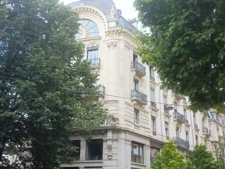 cave / garde-meuble ultra-sécurisé – 5 m² – proche gare de grenoble