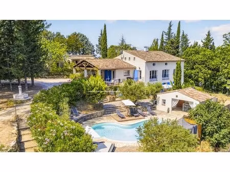 propriété avec vue à pied du village - lorgues