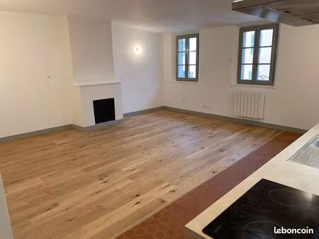 superbe studio de 36m² remis à neuf dans le centre d’aix en provence – disponible à partir